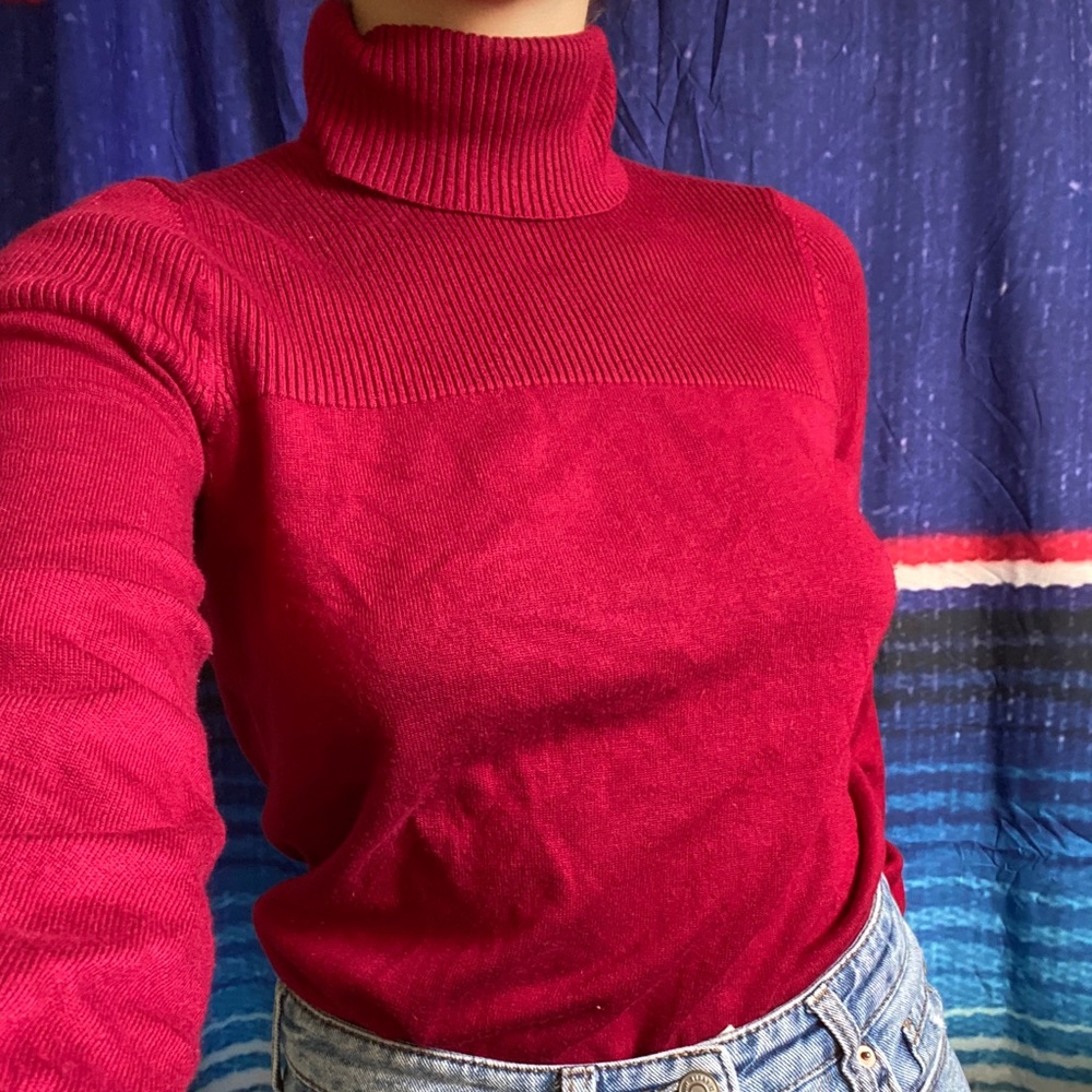 Cable & Gauge Red Turtle Neck
